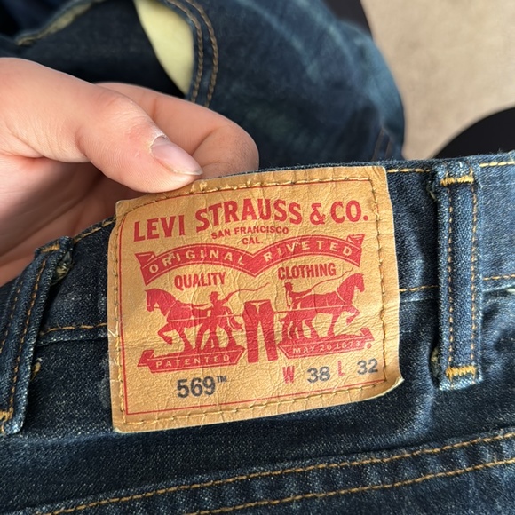 Men's Levi 550 Straight Jeans 38 x 32 - 4996 (s40196) - Picture 5 of 5